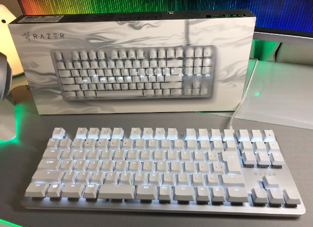 Razer キーボード 白