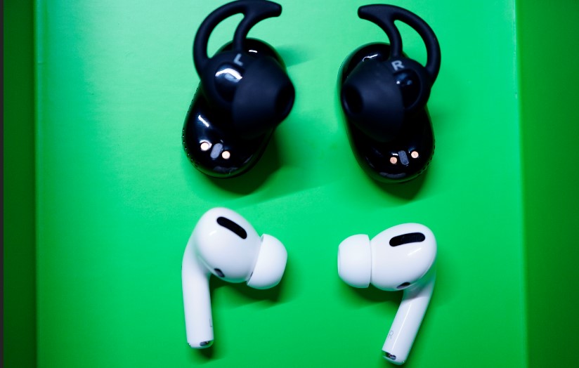 Bose QuietComfort EarbudsとAir Pods Proの比較画像